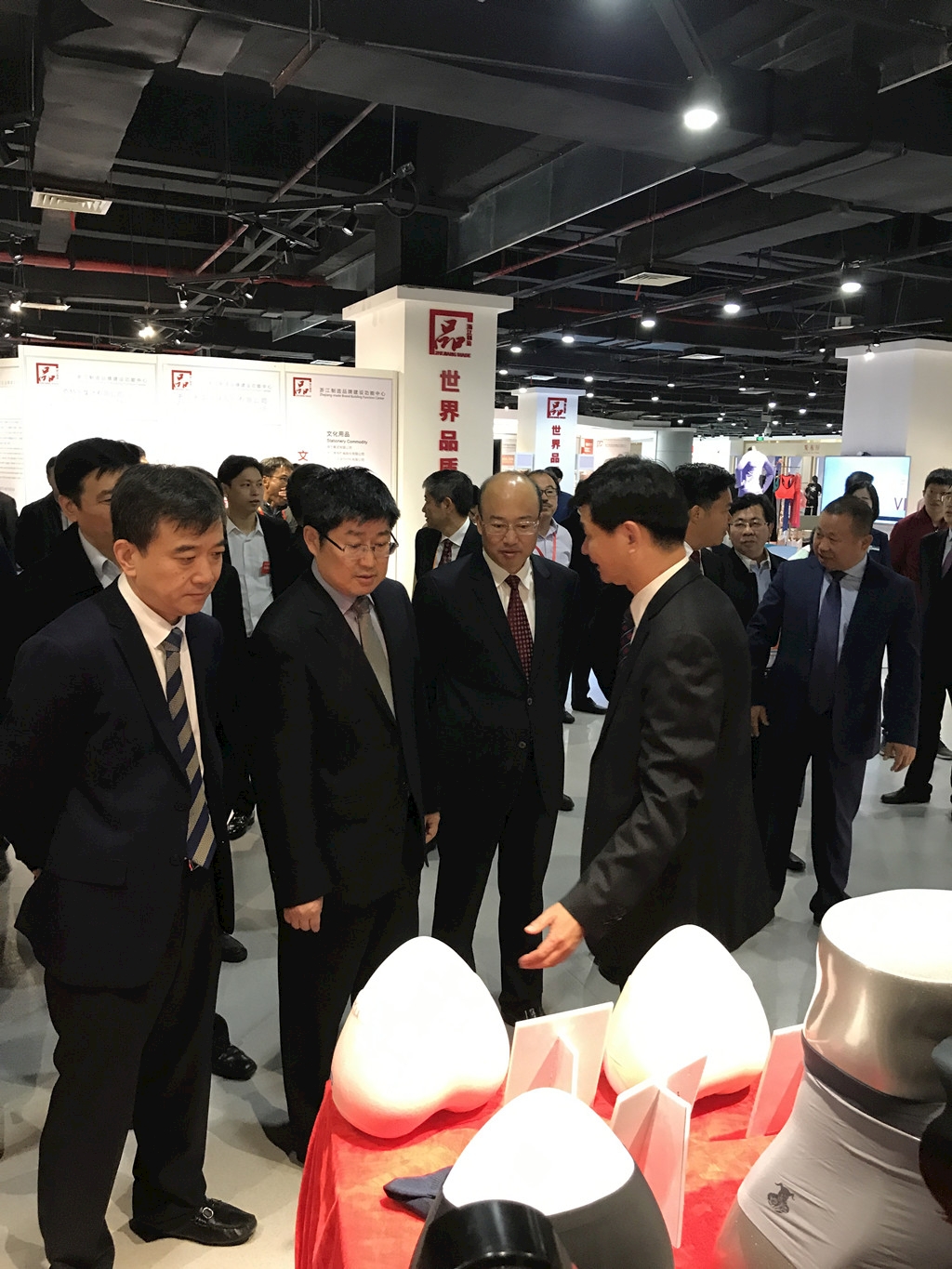 82454393.jpg 82454393.jpg